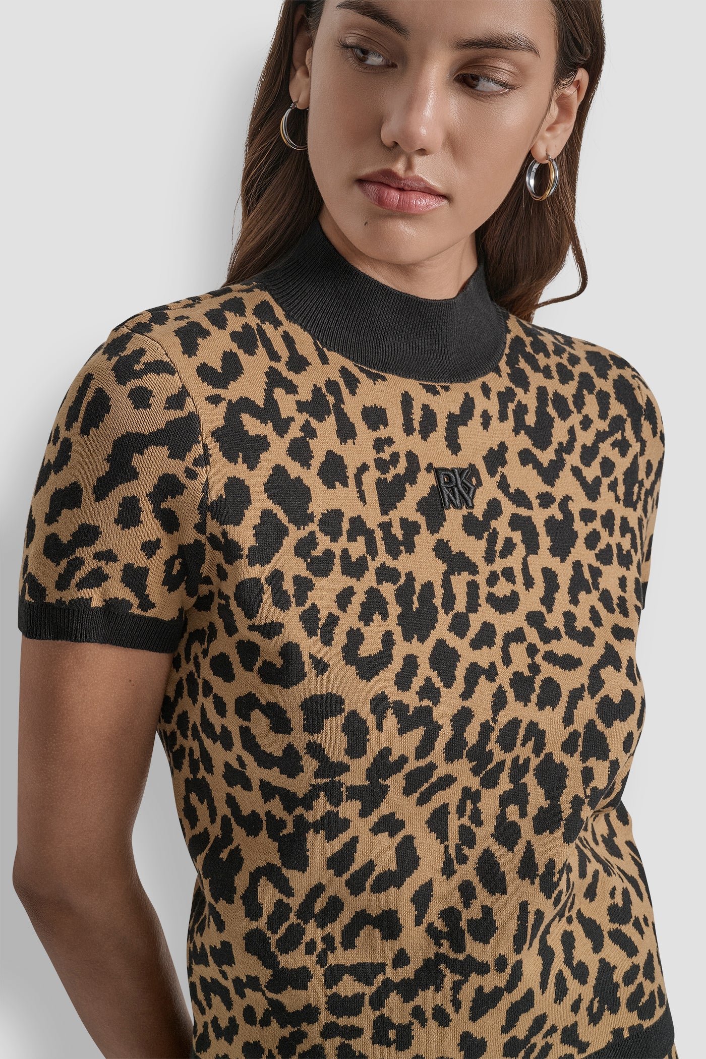 CAP SLEEVE MOCK NECK CHEETAH JACQUARD SWEATER - Image 4