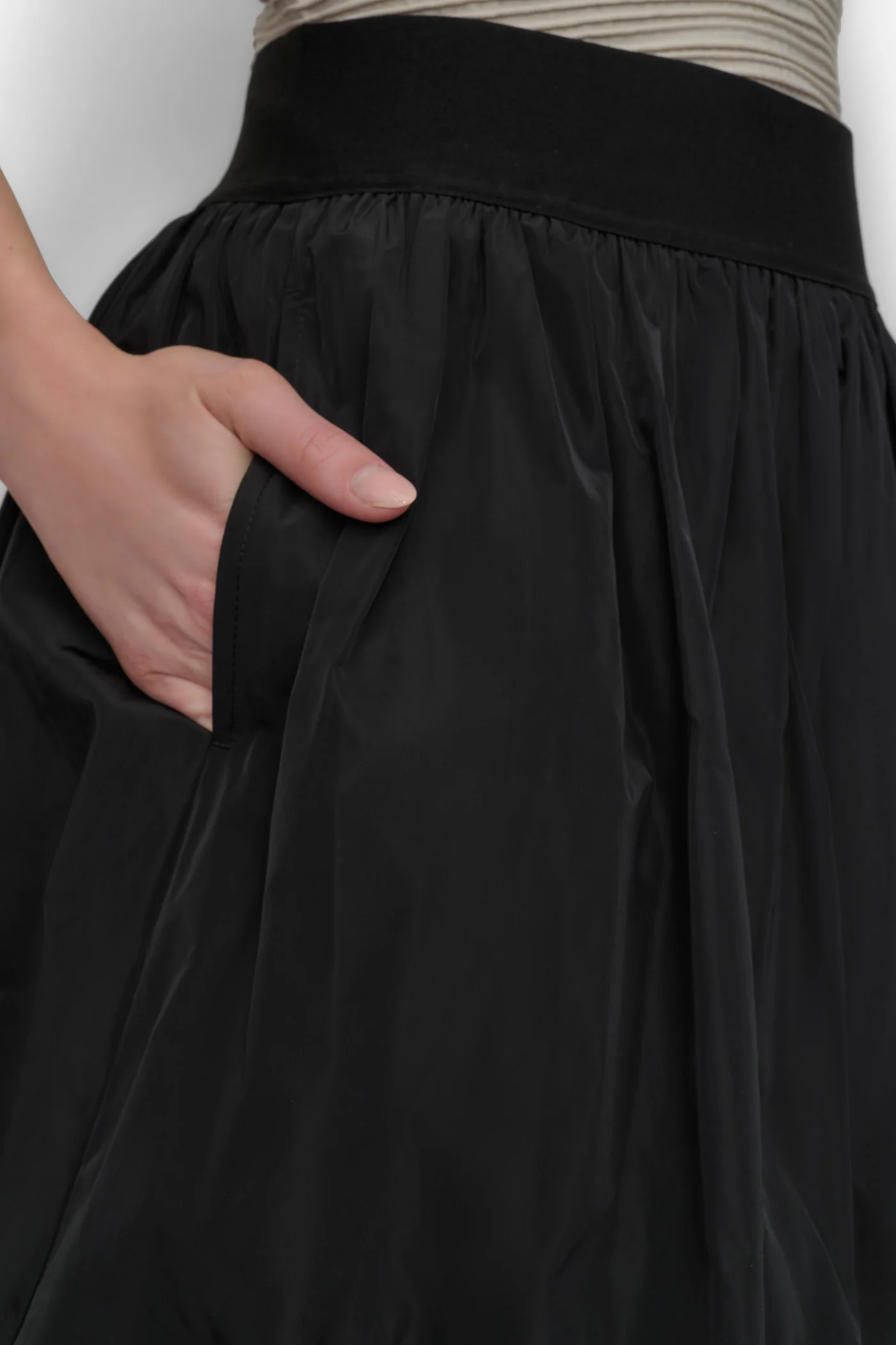 PULL ON MINI BUBBLE SKIRT - Image 4