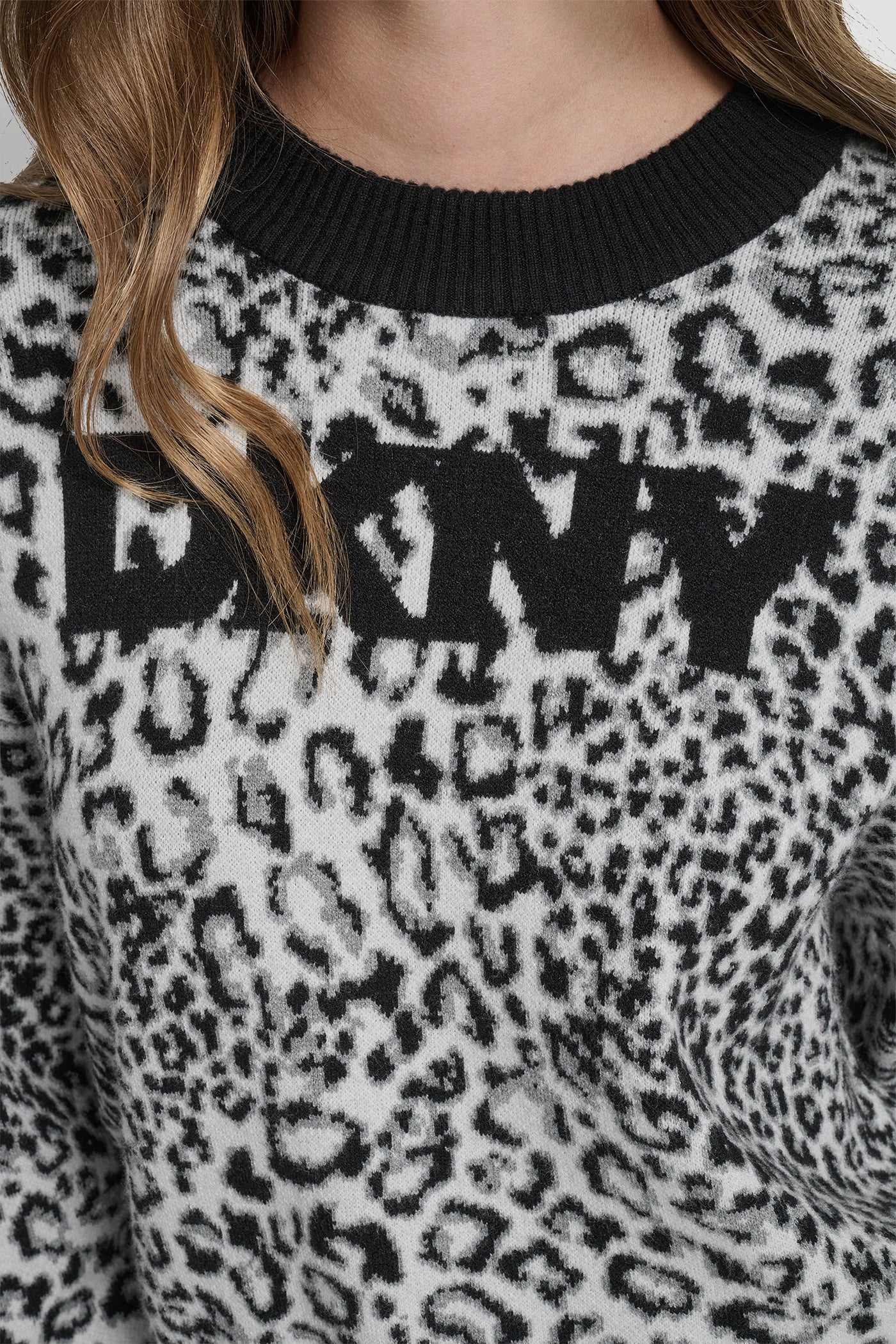 LEOPARD LOGO KNIT SWEATER - Image 4